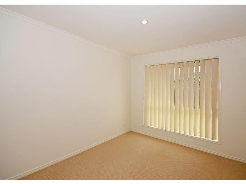 33 Pembridge Cct, Urraween QLD 4655
