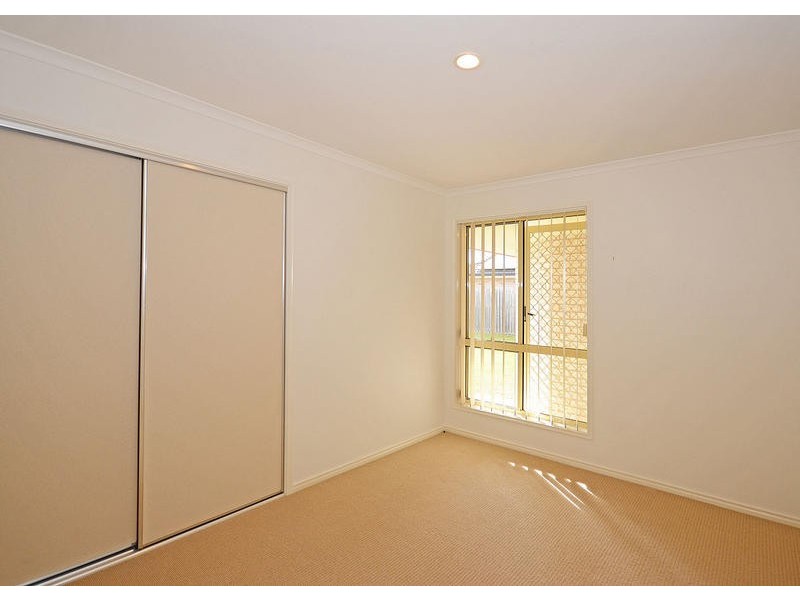 33 Pembridge Cct, Urraween QLD 4655