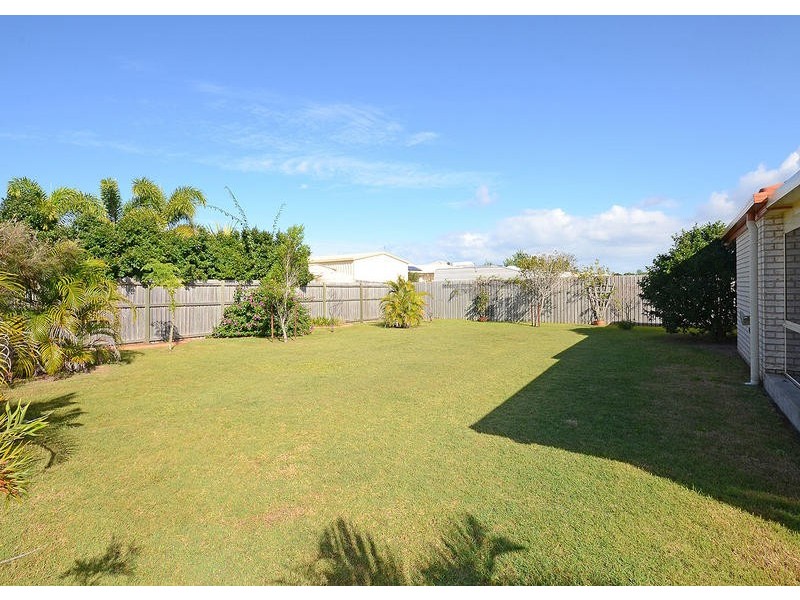 33 Pembridge Cct, Urraween QLD 4655