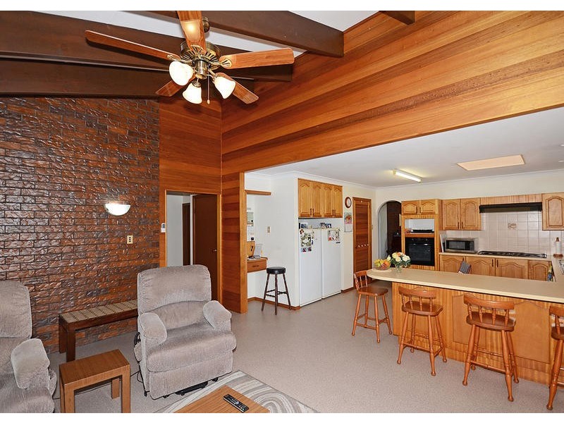 58 Helsham St, Point Vernon QLD 4655