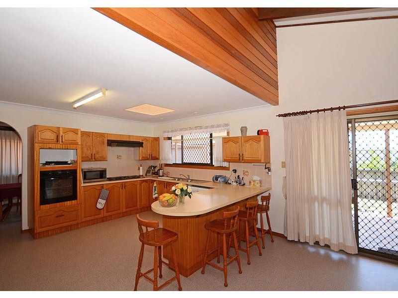 58 Helsham St, Point Vernon QLD 4655