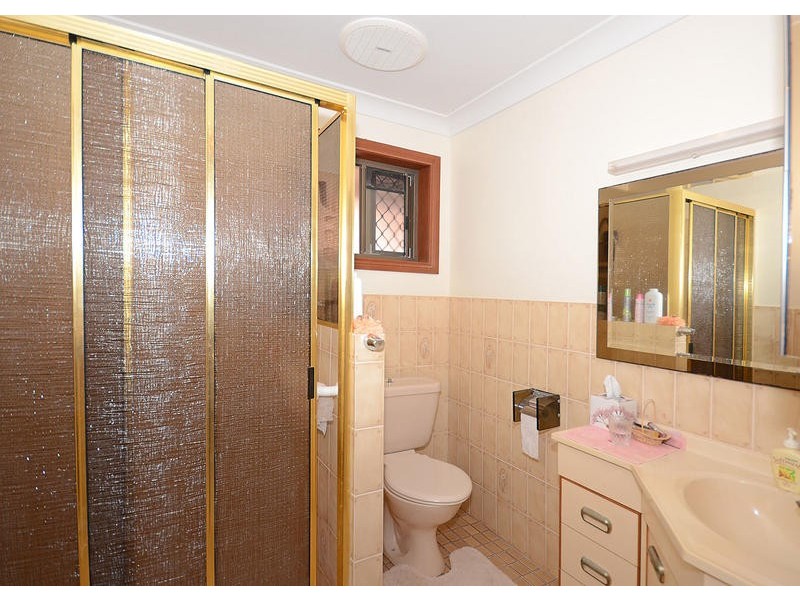 58 Helsham St, Point Vernon QLD 4655