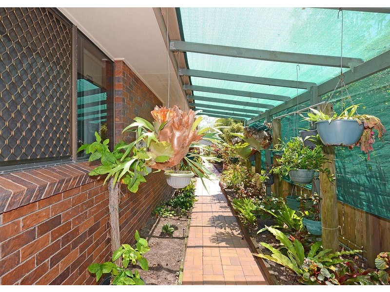 58 Helsham St, Point Vernon QLD 4655