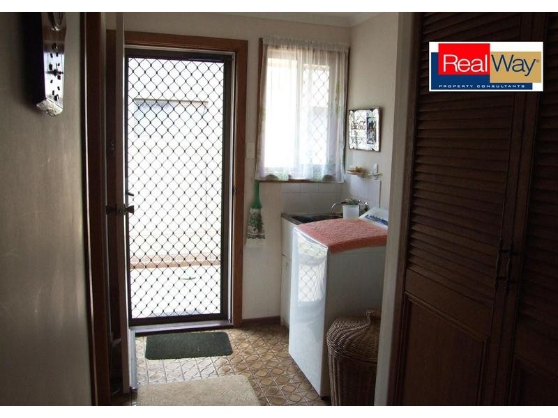 1 Palera Crt, Point Vernon QLD 4655