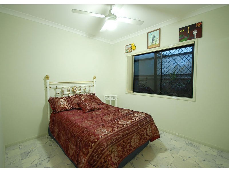 17 Prince St, Urangan QLD 4655