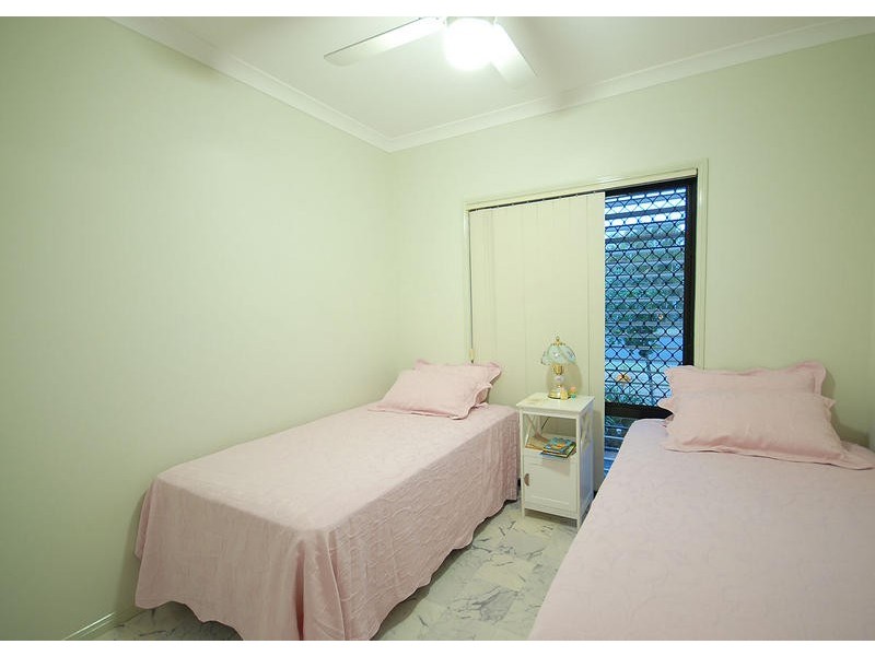 17 Prince St, Urangan QLD 4655