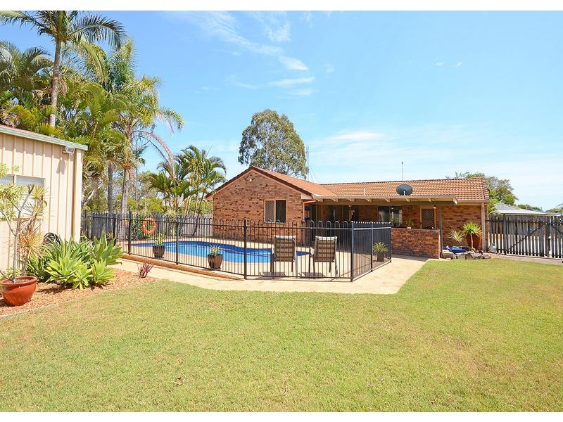 16 Bergin Crt, Torquay QLD 4655