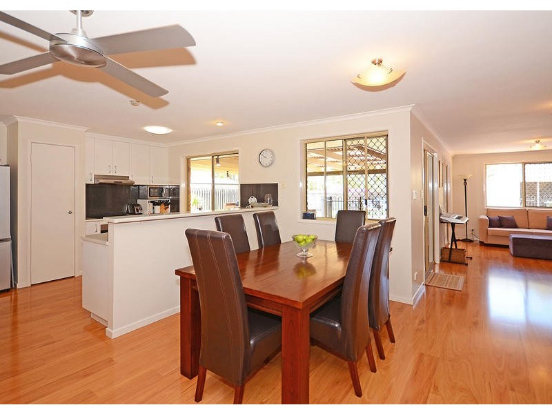 16 Bergin Crt, Torquay QLD 4655