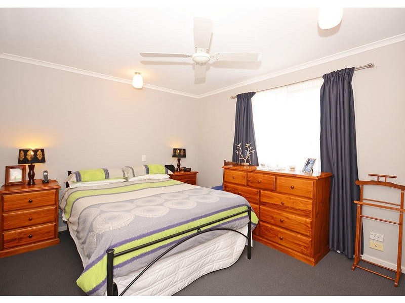 16 Bergin Crt, Torquay QLD 4655