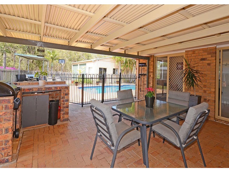 16 Bergin Crt, Torquay QLD 4655