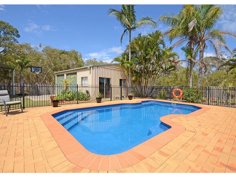 16 Bergin Crt, Torquay QLD 4655