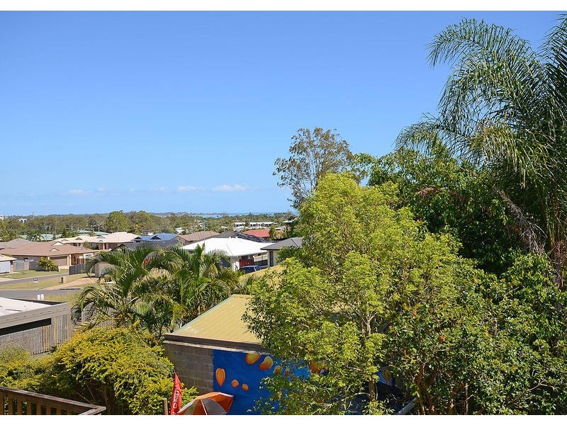 27 Turrum St, Scarness QLD 4655