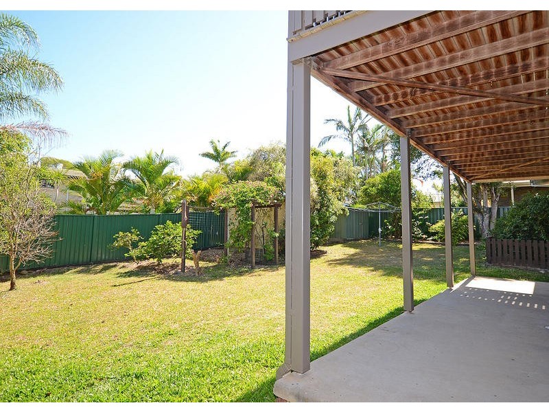 27 Turrum St, Scarness QLD 4655