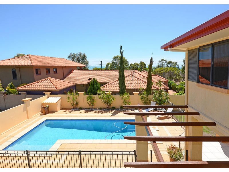 168B Long St, Point Vernon QLD 4655