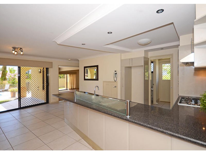 168B Long St, Point Vernon QLD 4655