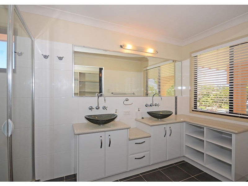 168B Long St, Point Vernon QLD 4655