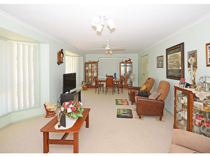 28 Cedar Cr, Kawungan QLD 4655