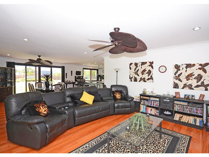 2 Tree View Rd, Toogoom QLD 4655