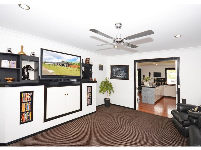 2 Tree View Rd, Toogoom QLD 4655