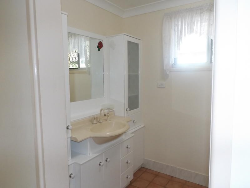 8 Leith St, Pialba QLD 4655