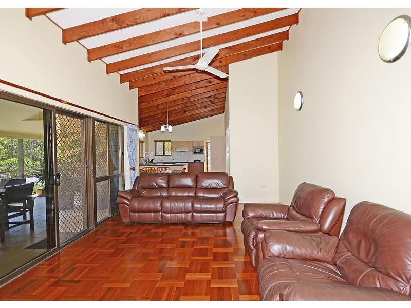 11 Flinders St, Point Vernon QLD 4655