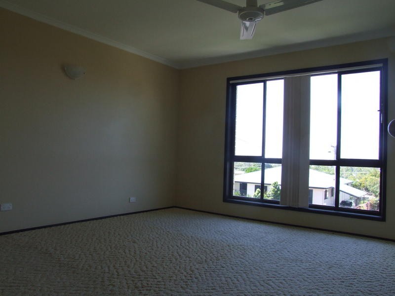 69 Hillcrest Ave, Scarness QLD 4655