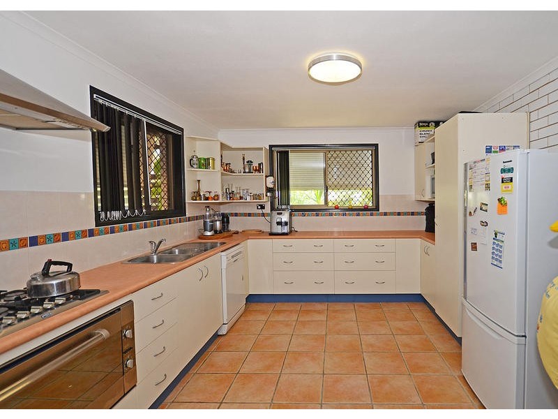 19 Tingira Tce, Scarness QLD 4655