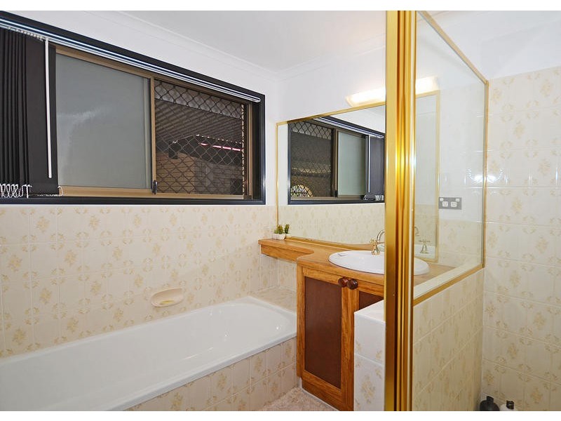 19 Tingira Tce, Scarness QLD 4655