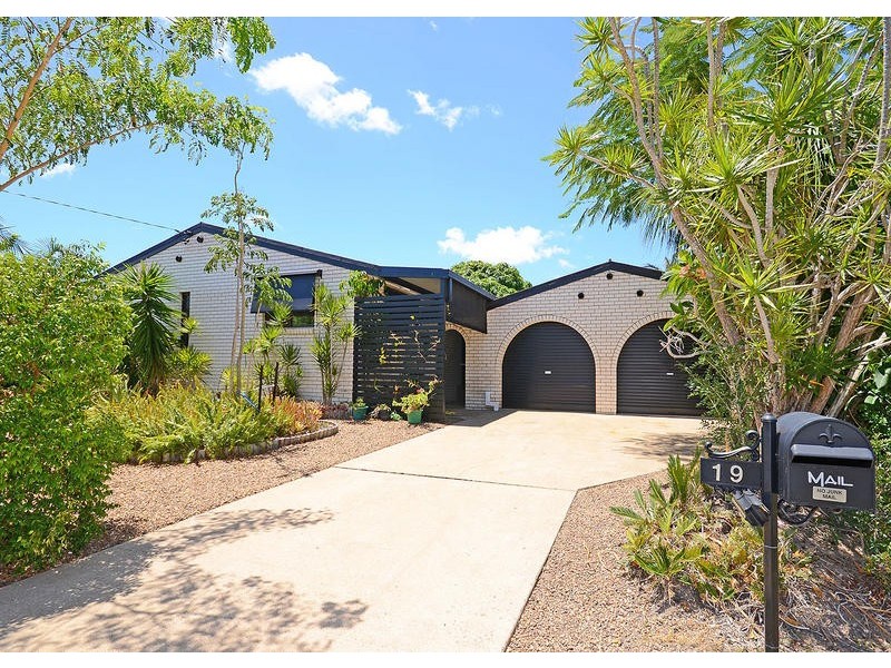 19 Tingira Tce, Scarness QLD 4655