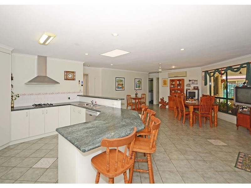 20 Lester Cres, Torquay QLD 4655