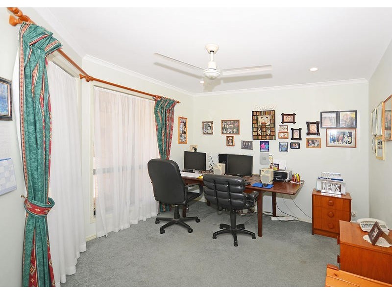 20 Lester Cres, Torquay QLD 4655