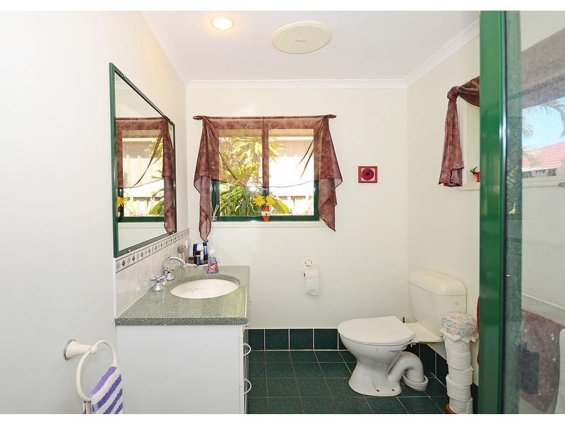 20 Lester Cres, Torquay QLD 4655
