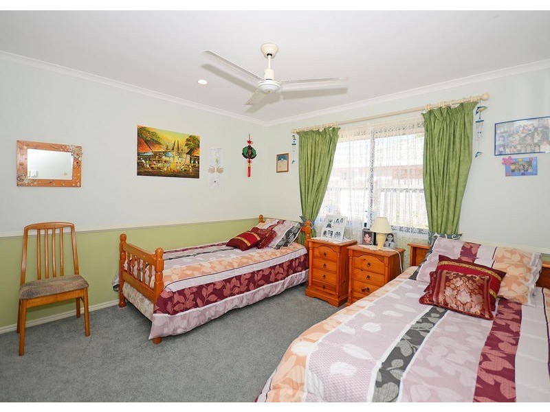 20 Lester Cres, Torquay QLD 4655