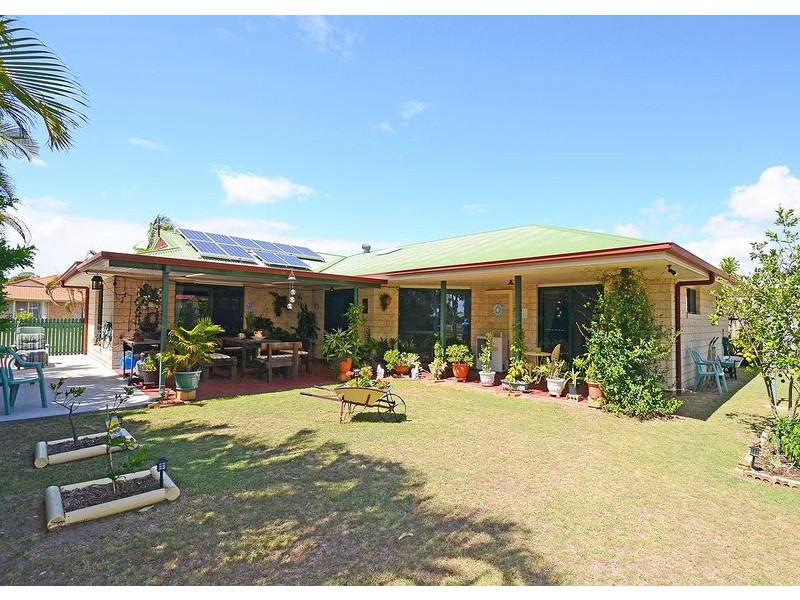 20 Lester Cres, Torquay QLD 4655