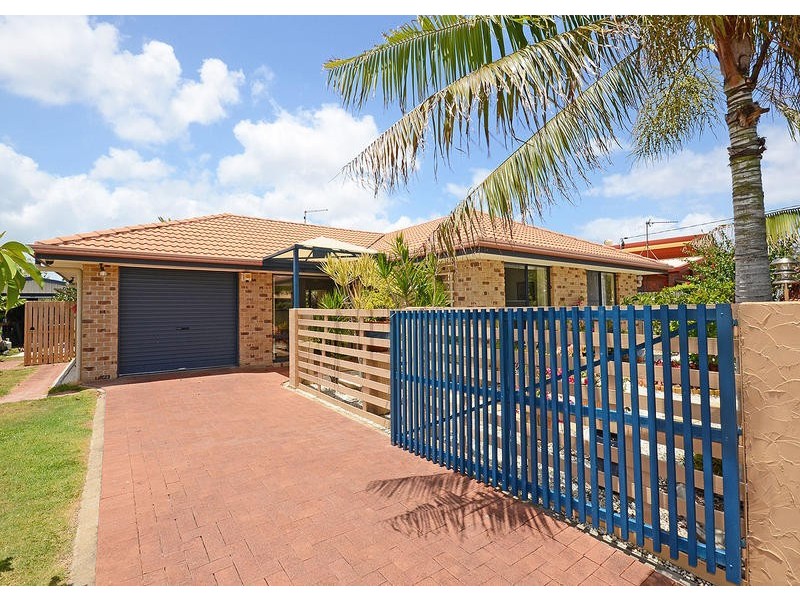 20 Cooloola Crescent, Urangan QLD 4655