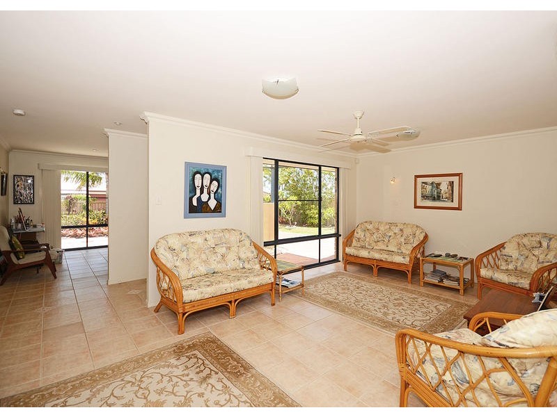 20 Cooloola Crescent, Urangan QLD 4655