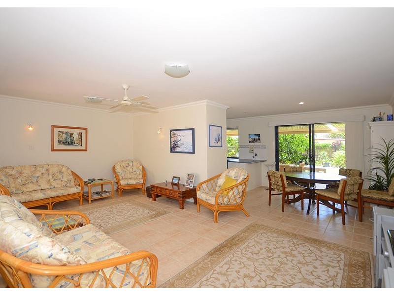 20 Cooloola Crescent, Urangan QLD 4655