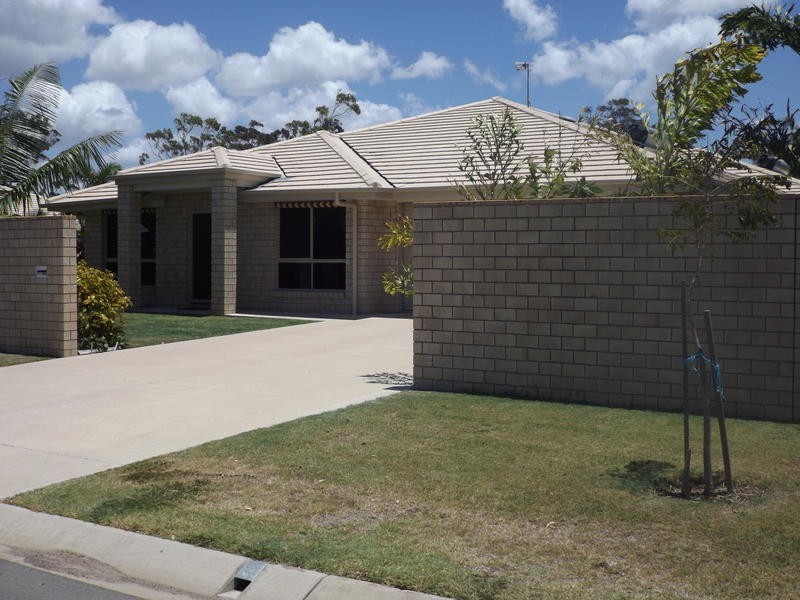 1/ 205 Pulgul St, Urangan QLD 4655