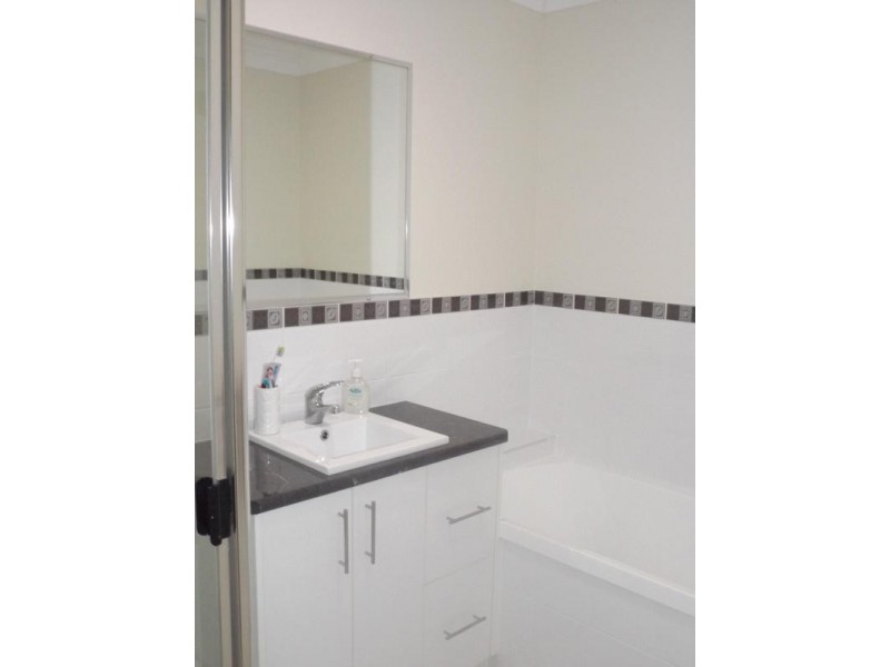 1/ 205 Pulgul St, Urangan QLD 4655