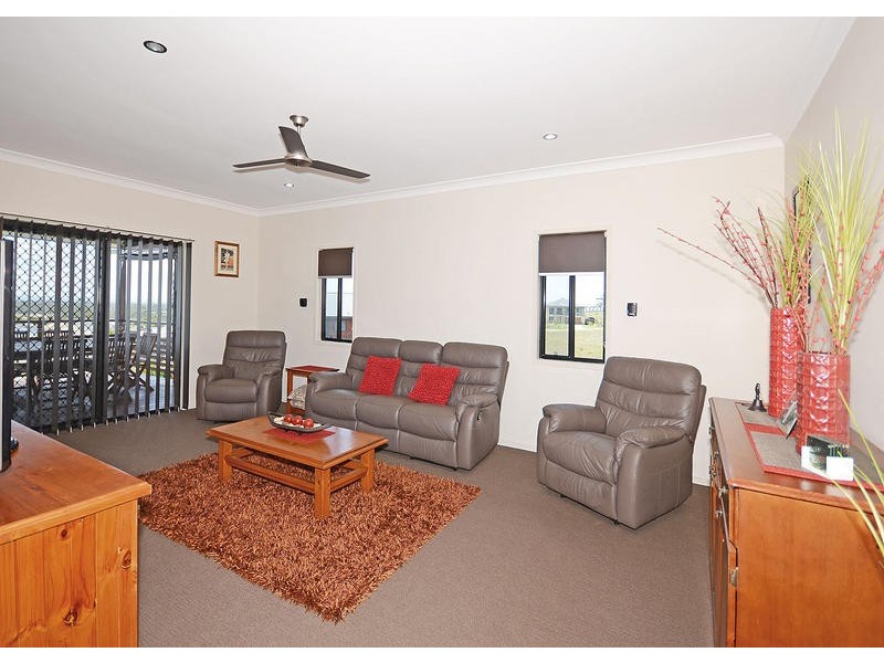 10 Sunad Ct, Nikenbah QLD 4655