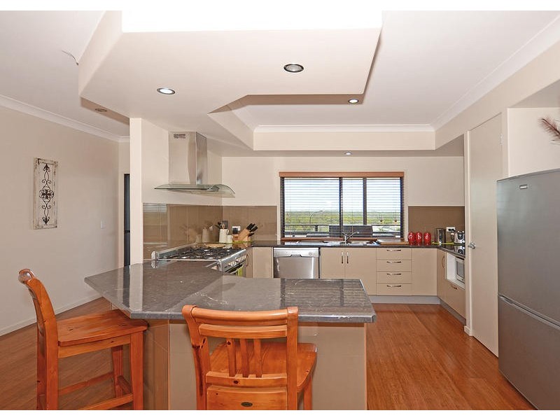 10 Sunad Ct, Nikenbah QLD 4655