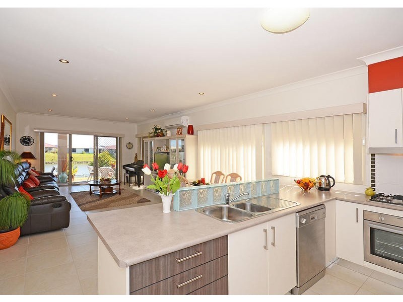 7 Lady Nelson Dr, Eli Waters QLD 4655