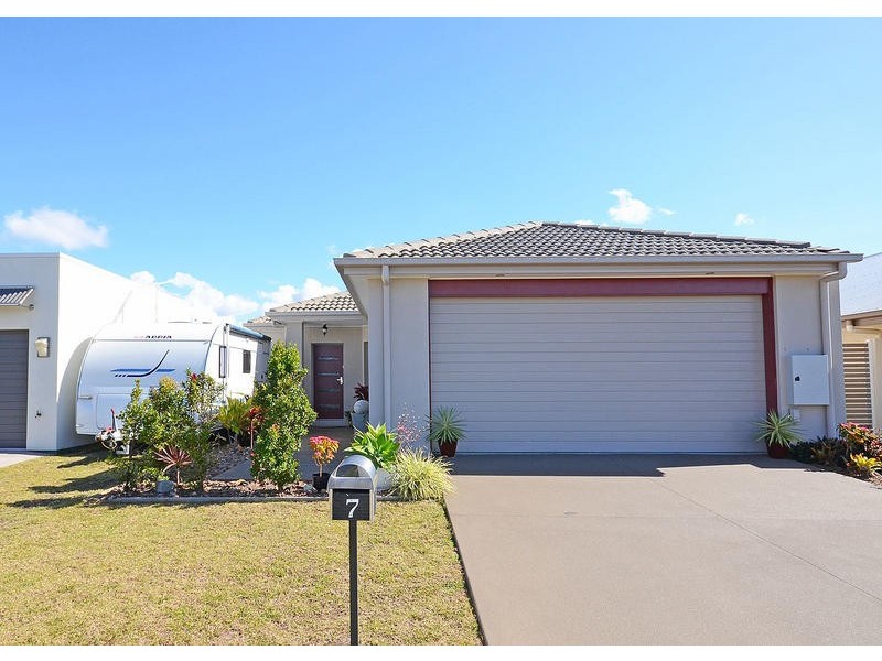 7 Lady Nelson Dr, Eli Waters QLD 4655