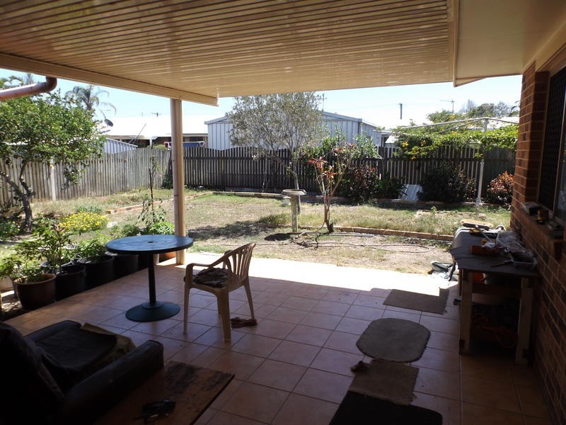 10 Nullor St, Scarness QLD 4655