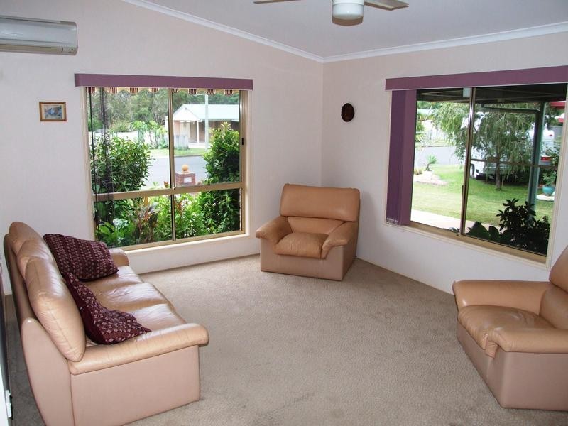 22 Hamer Dr, Urangan QLD 4655