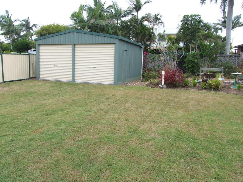22 Hamer Dr, Urangan QLD 4655