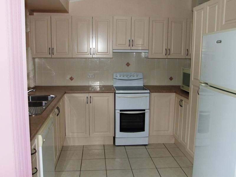 22 Hamer Dr, Urangan QLD 4655