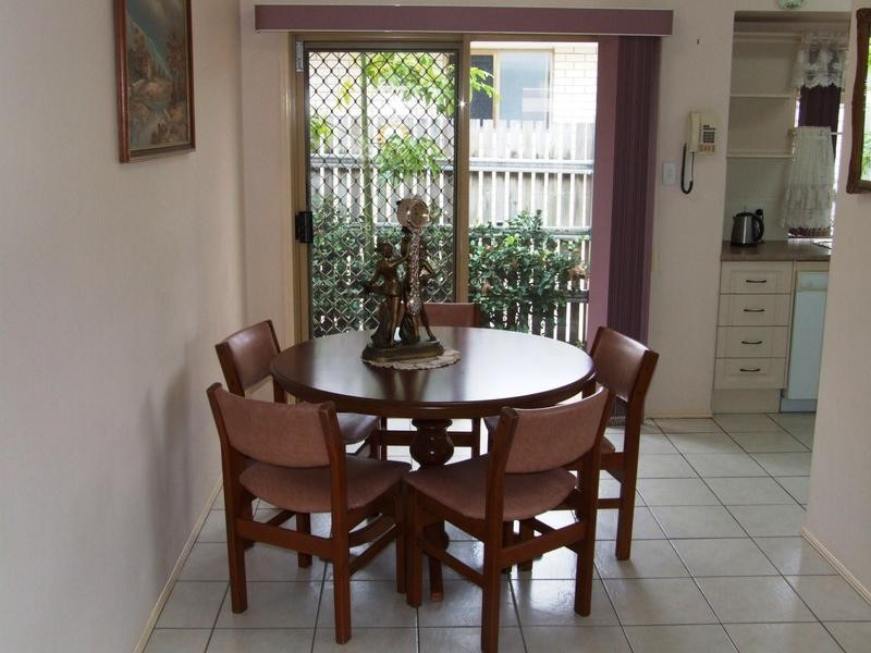 22 Hamer Dr, Urangan QLD 4655