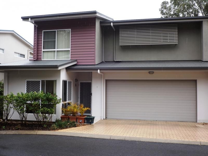 8/ 71 Elizabeth St, Urangan QLD 4655