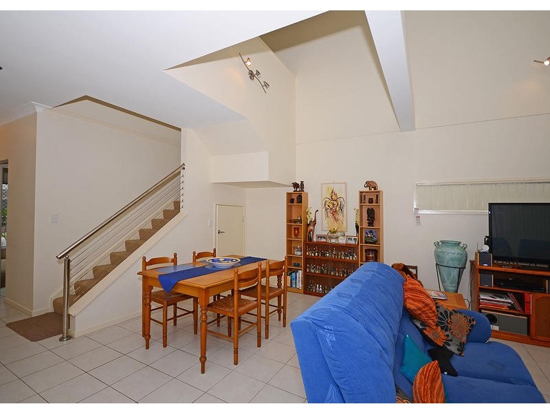 8/ 71 Elizabeth St, Urangan QLD 4655